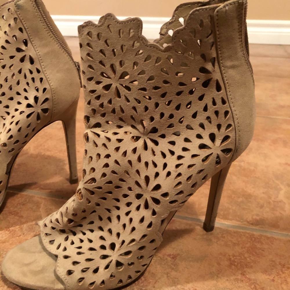 Nude heels